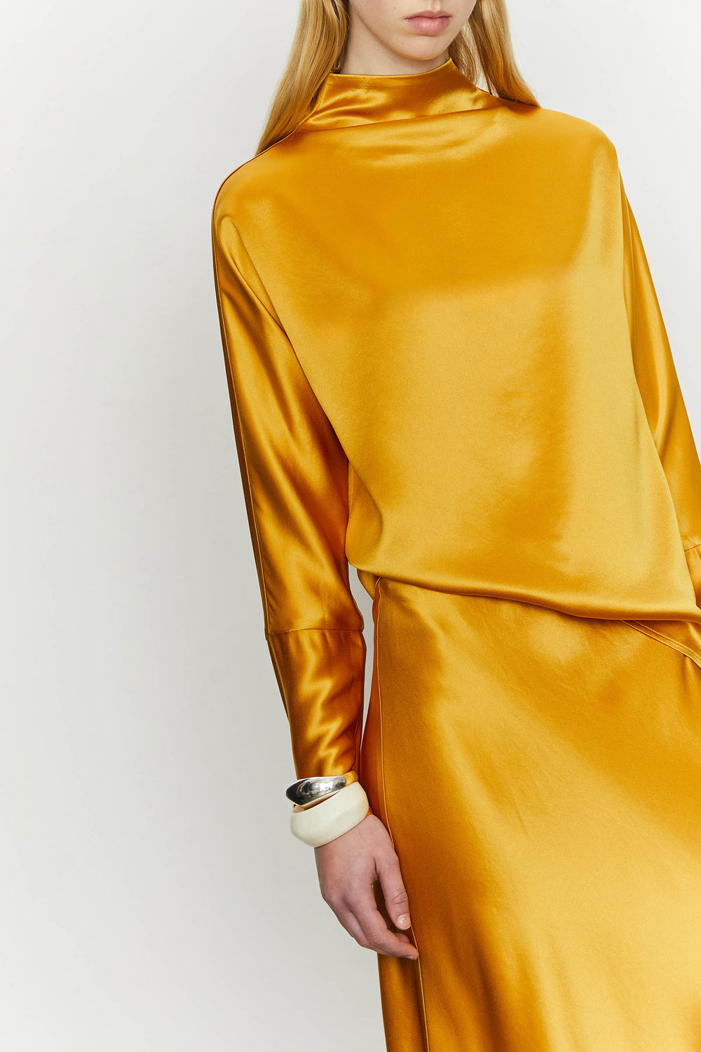 product-color-OIL_YELLOW