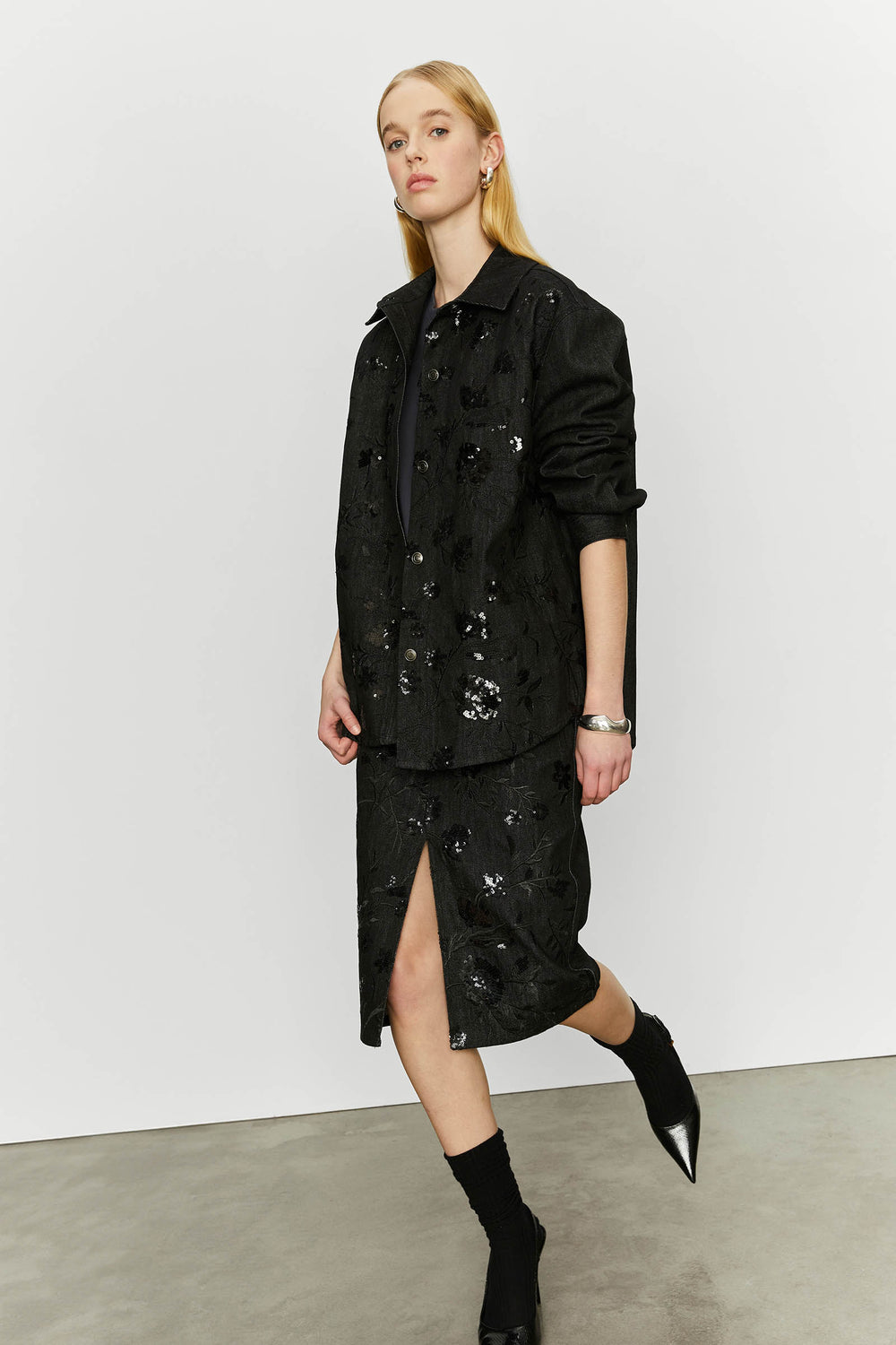 product-color-BLACK
