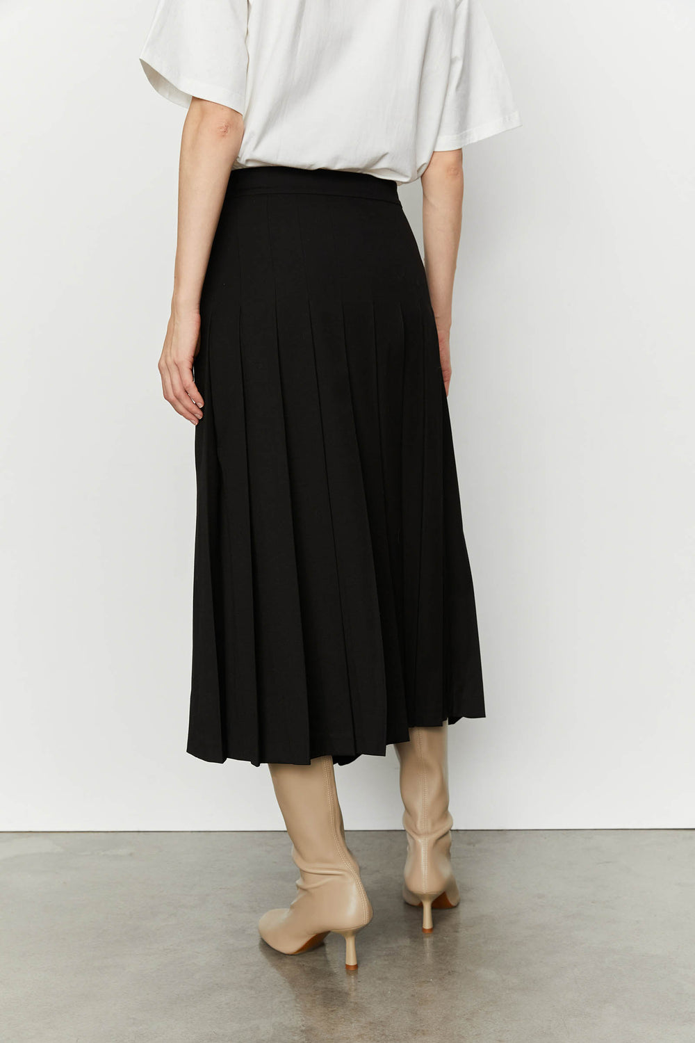 product-color-BLACK