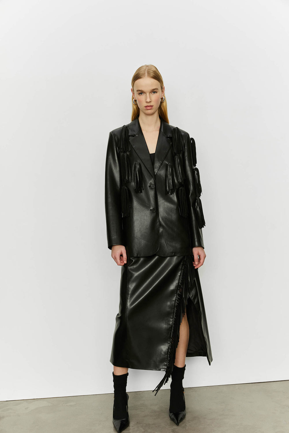 product-color-BLACK