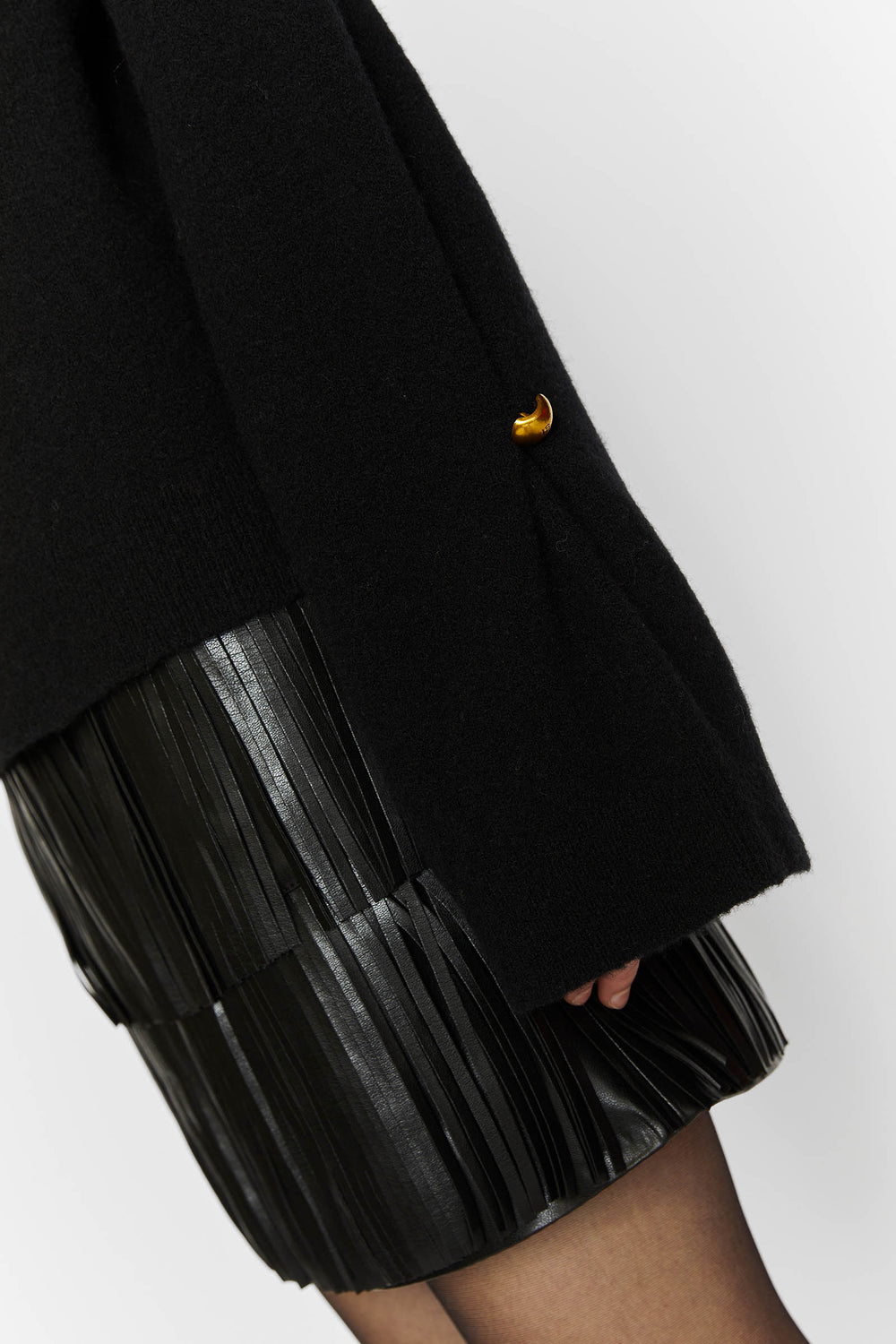 product-color-BLACK