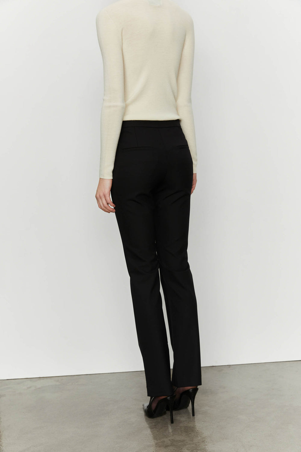 product-color-BLACK