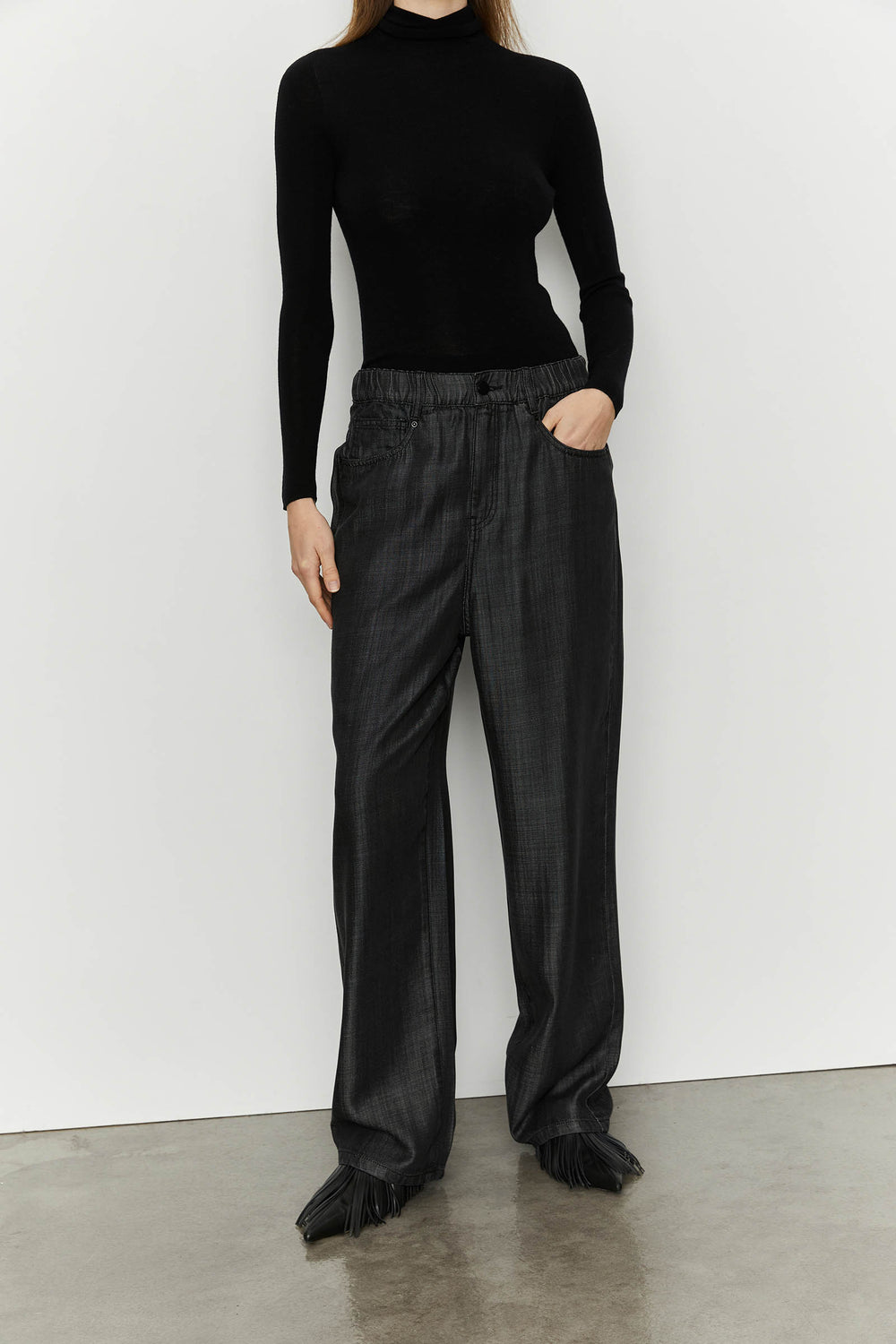product-color-BLACK