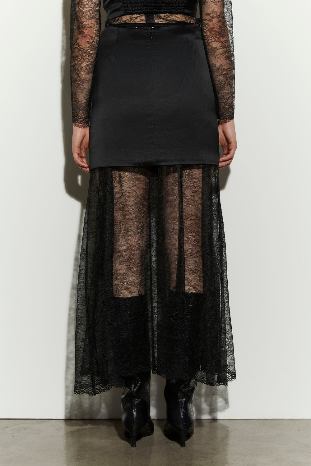 product-color-BLACK