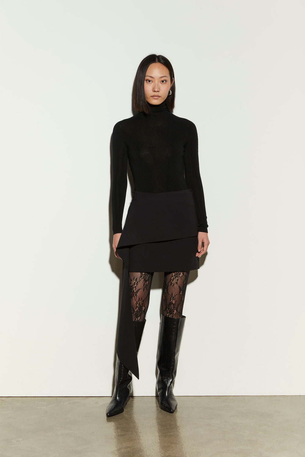 product-color-BLACK