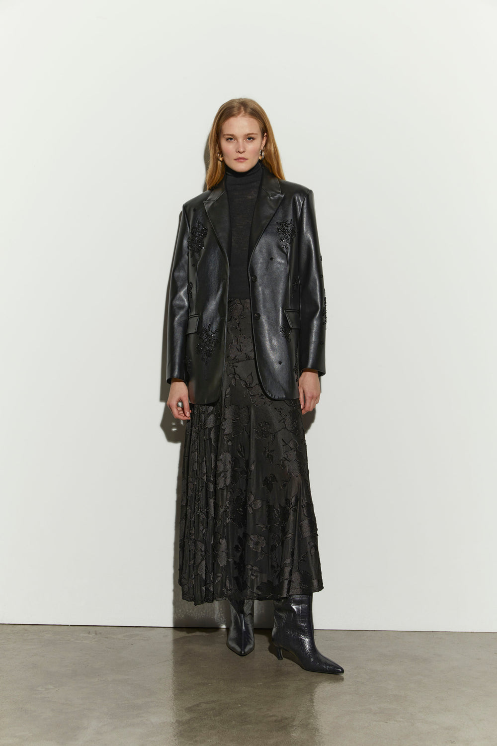 product-color-BLACK