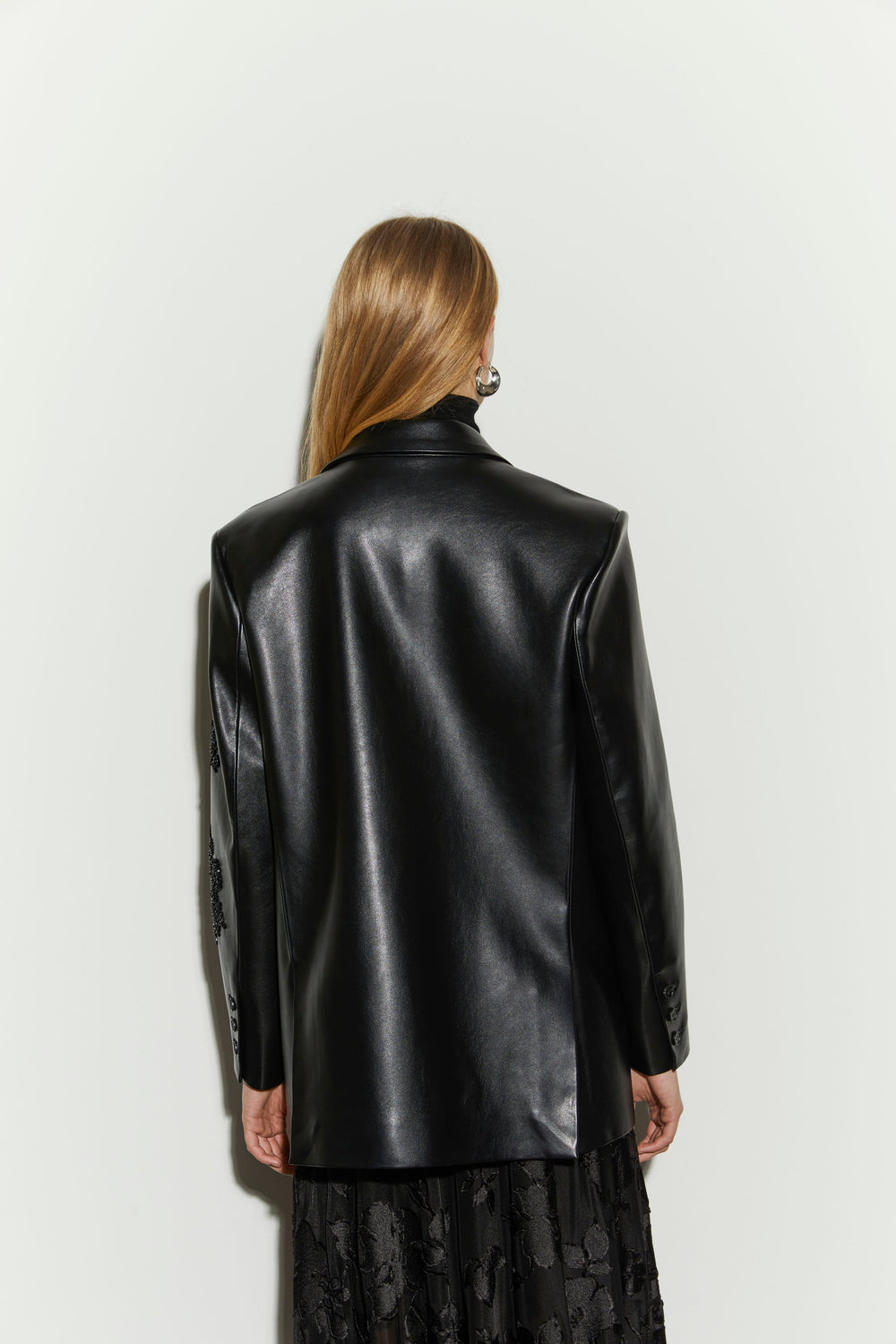 product-color-BLACK