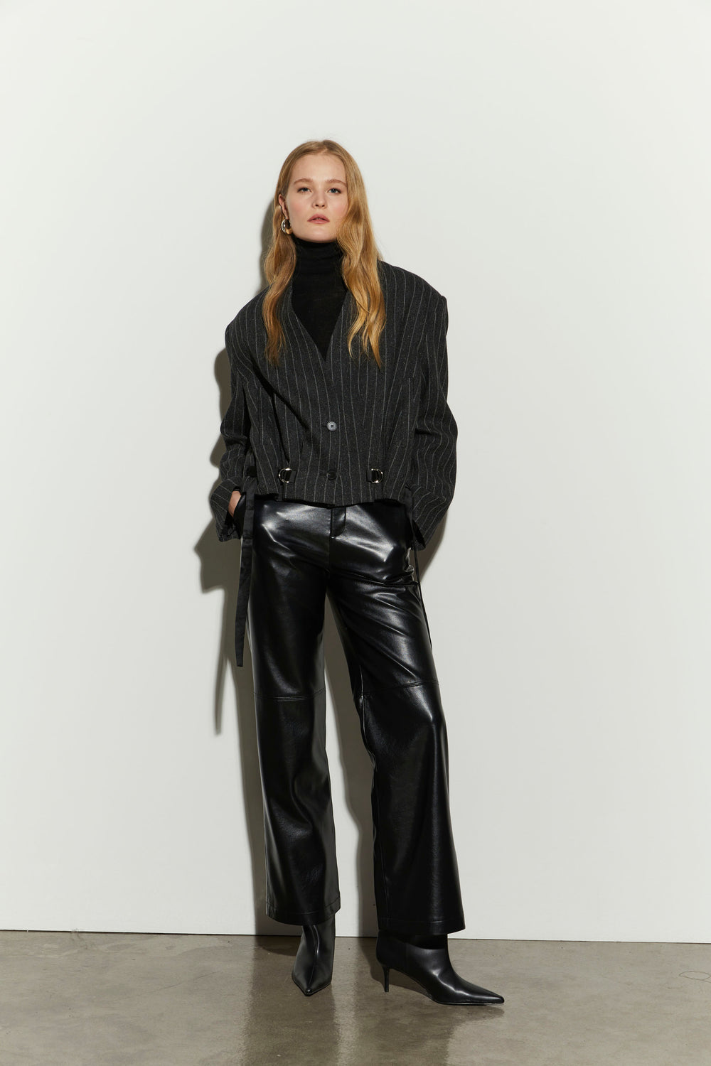 product-color-BLACK