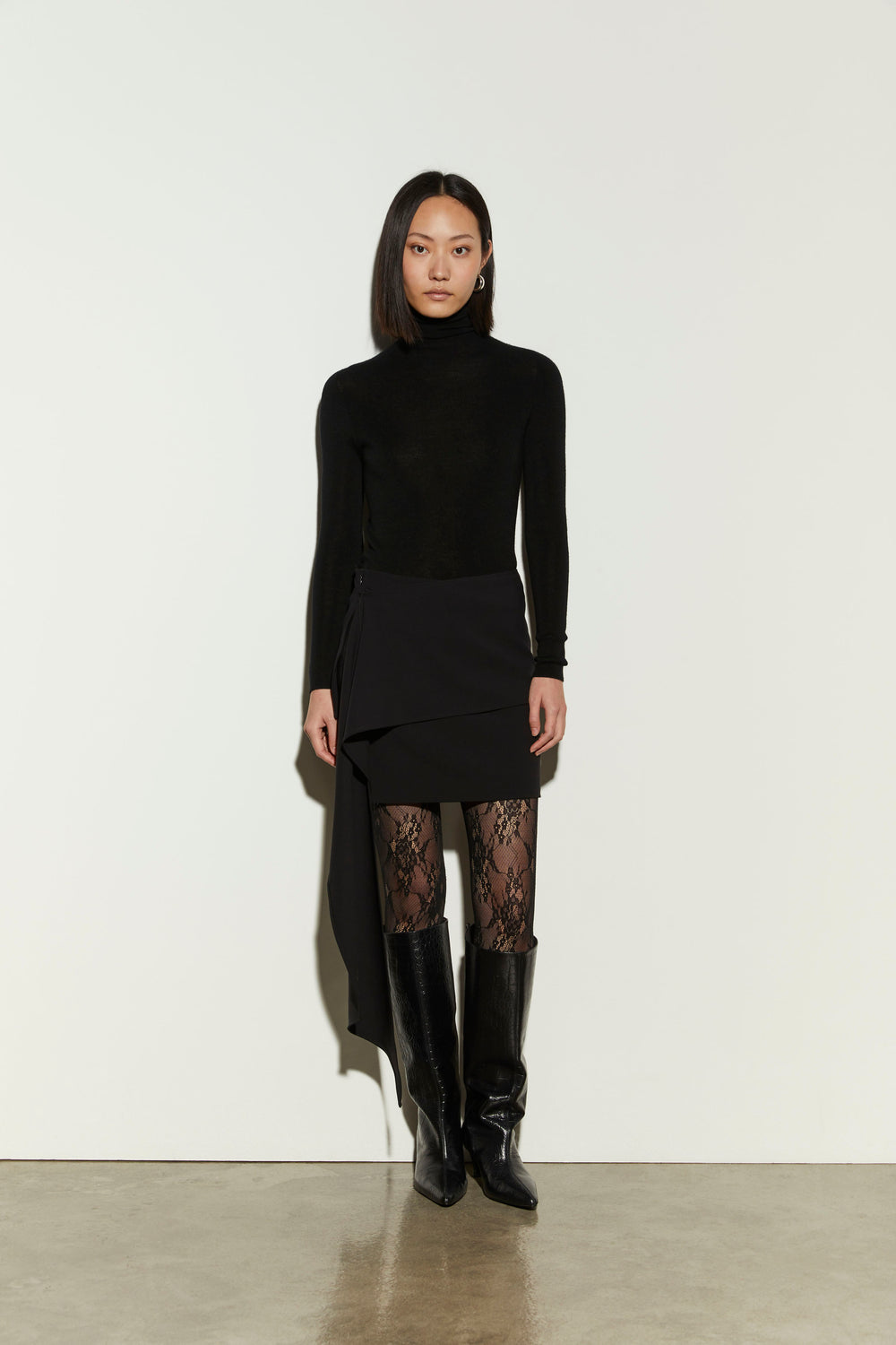 product-color-BLACK