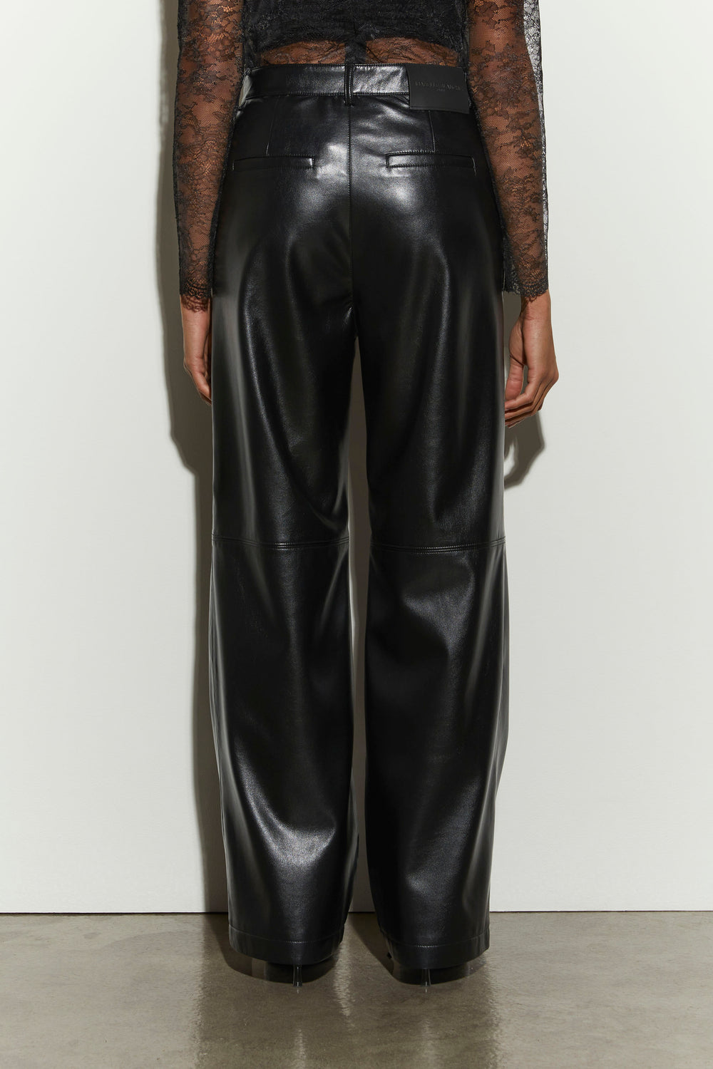 product-color-BLACK